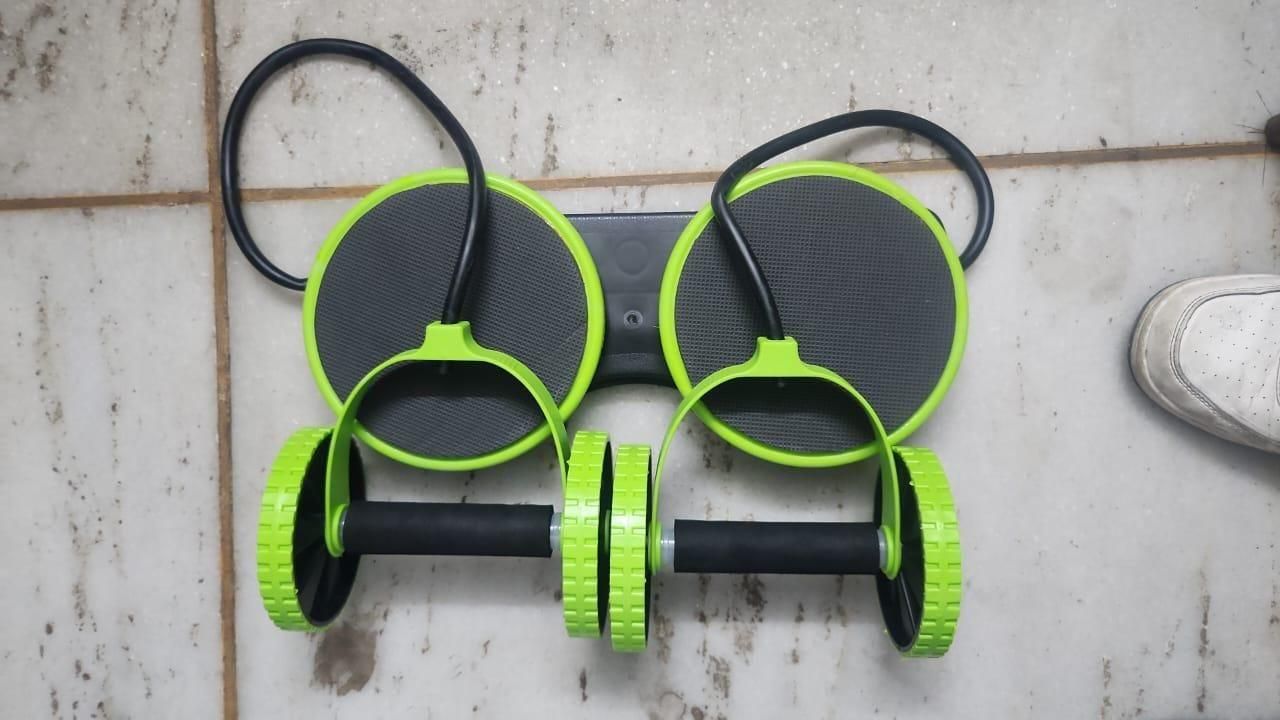 Wheel Roller for Core Workouts– Build Your Dream Abs at Home ( Free Shipping 🔥 )
